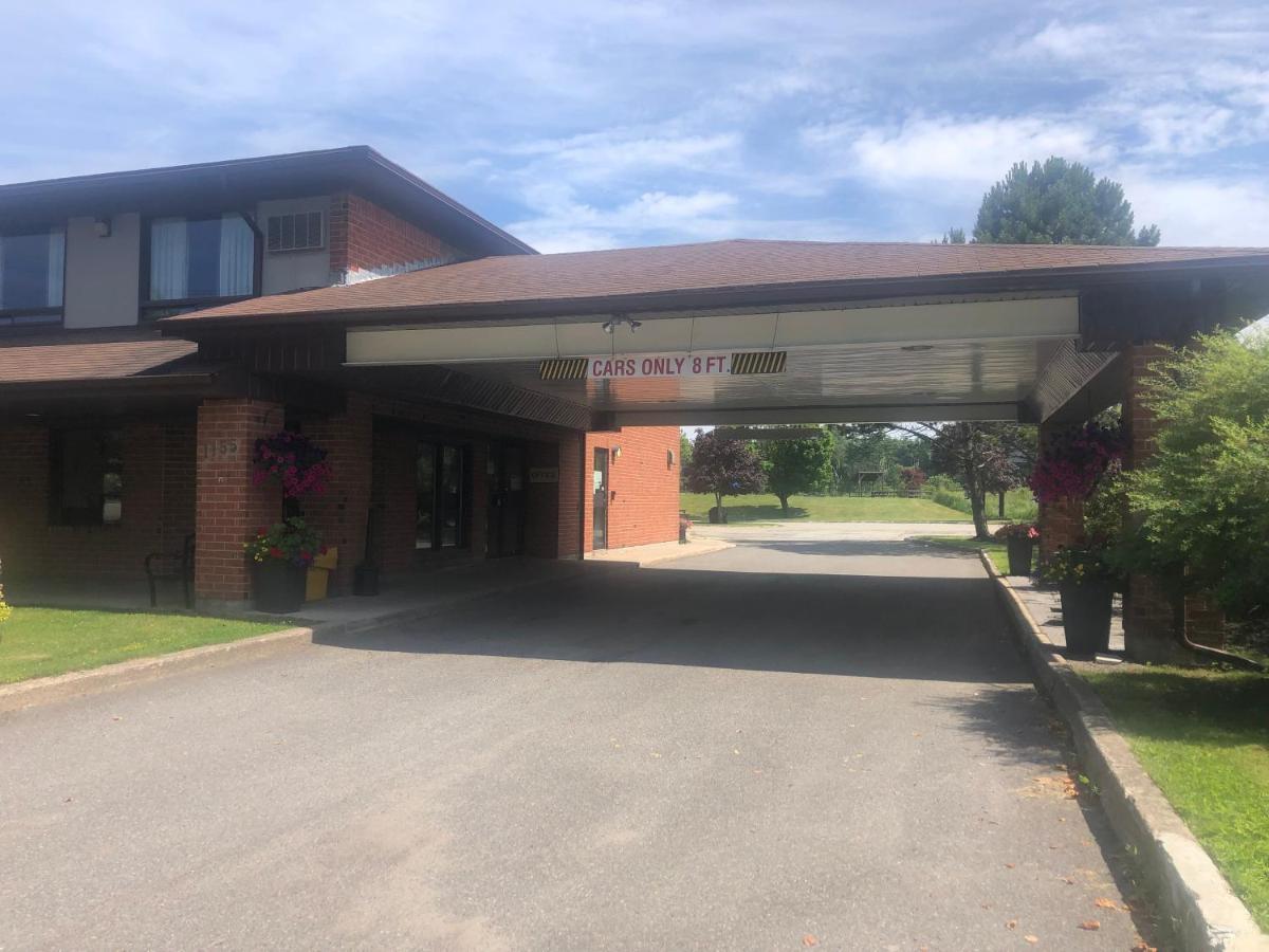 Rodeway Inn Сейнт Джон Екстериор снимка