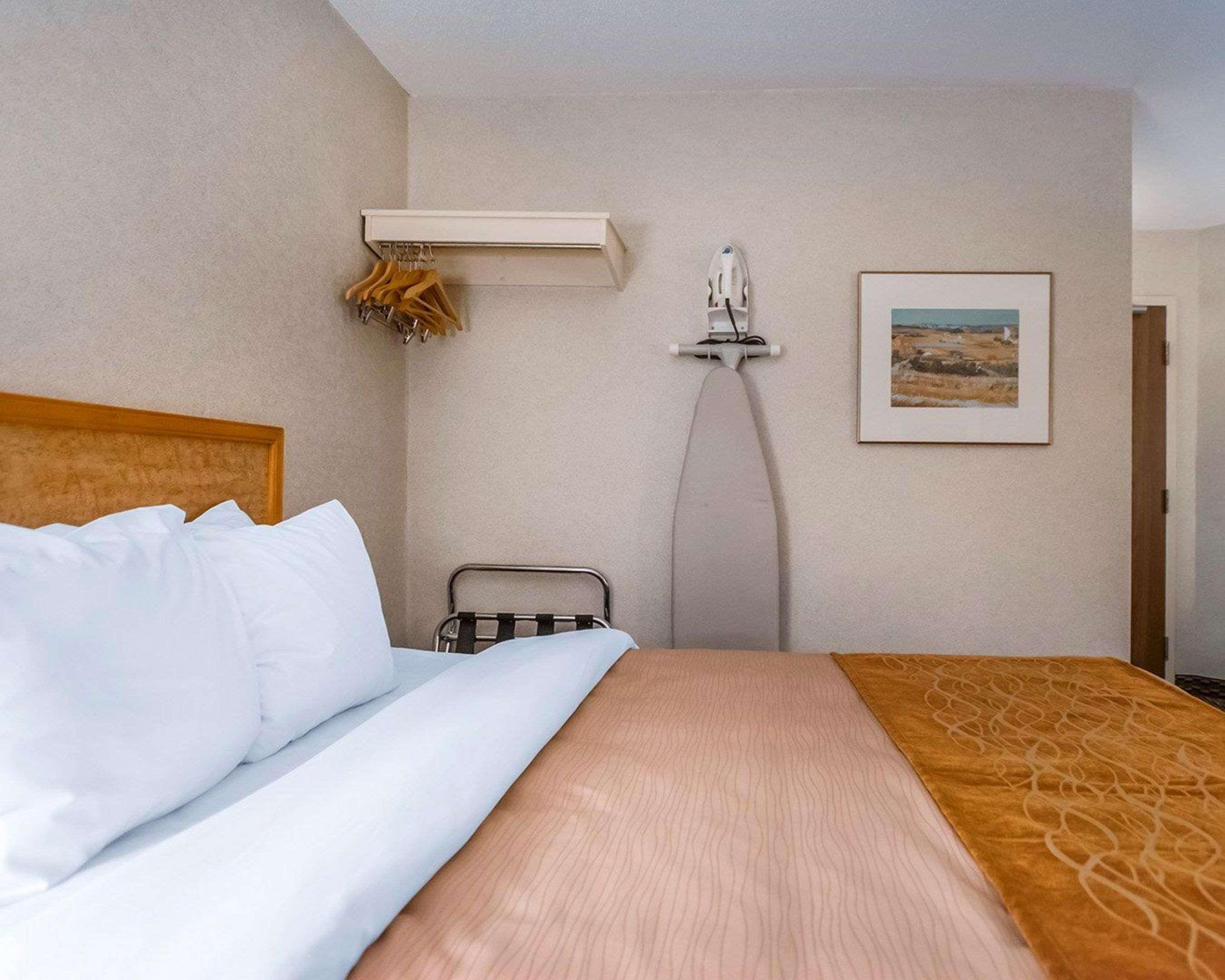 Rodeway Inn Сейнт Джон Екстериор снимка
