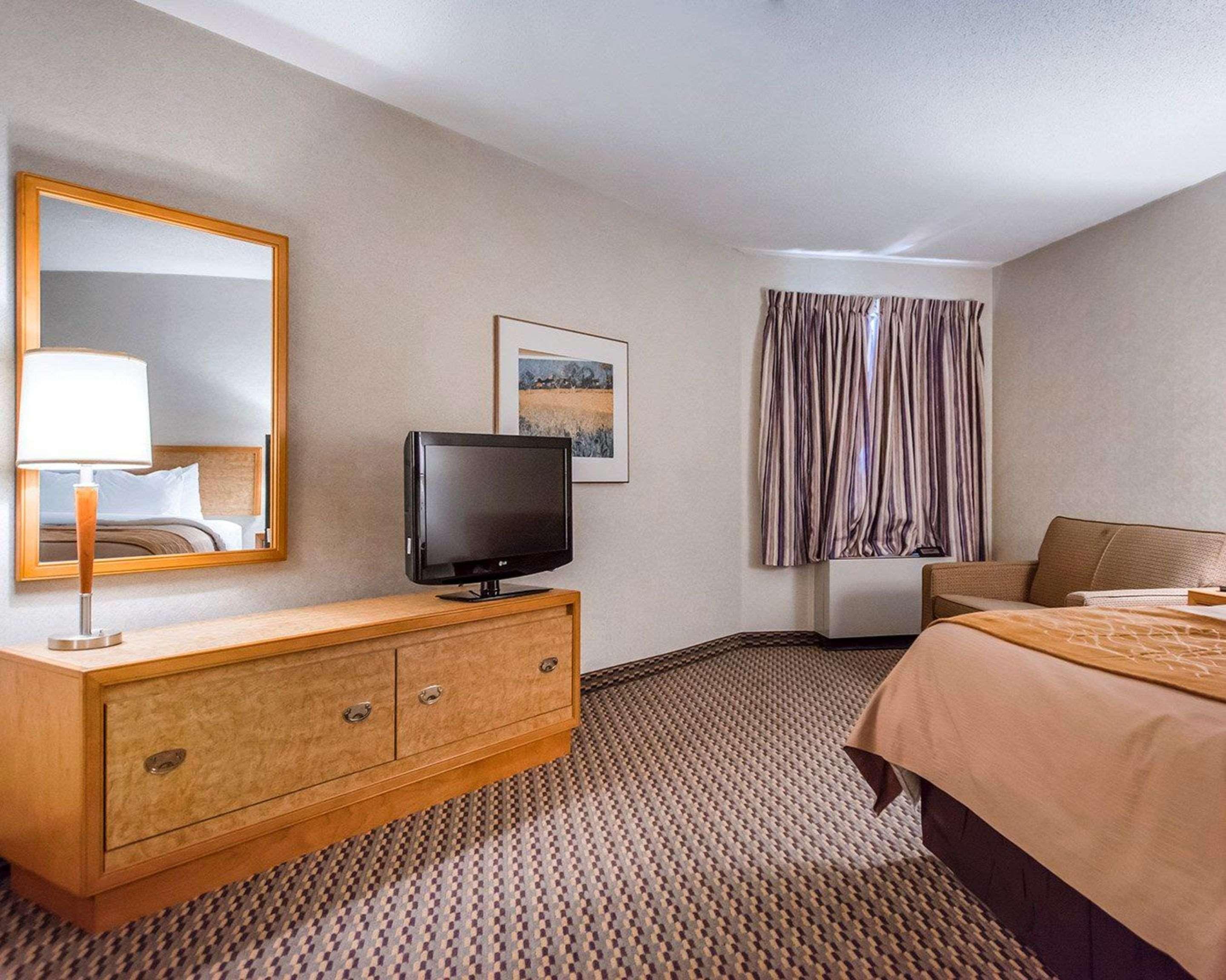 Rodeway Inn Сейнт Джон Екстериор снимка